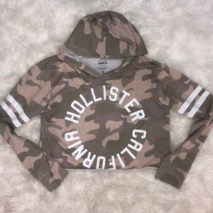 Hollister Camo Hooded Graphic Top Medium